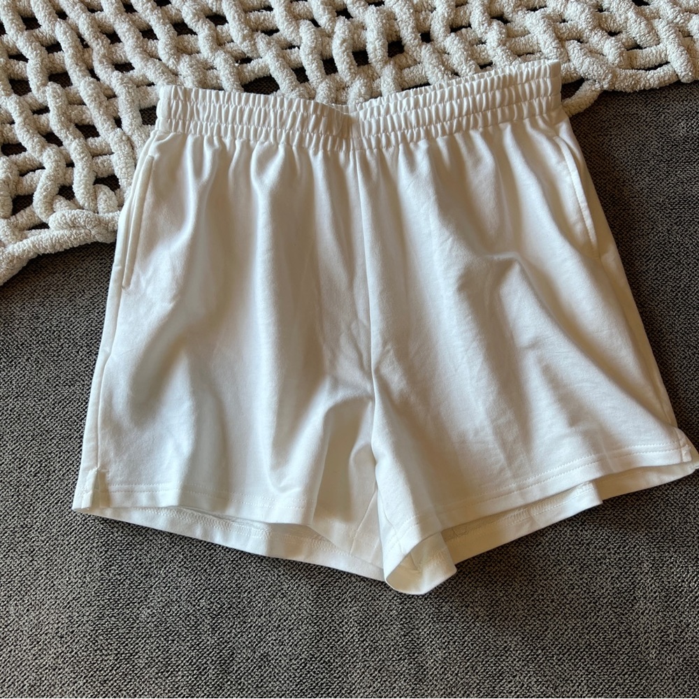 AUTOMET white sweat shorts